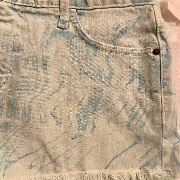 Current Elliott Jean Boyfriend Shorts - Picture 7 of 10